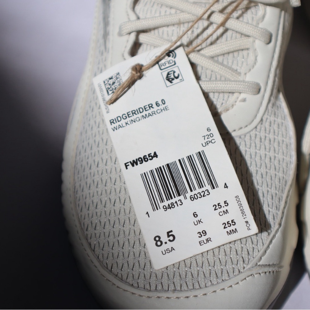 NWT Reebok Cream and Gray Ridgerider 6.0 Sneakers - Picture 4 of 6